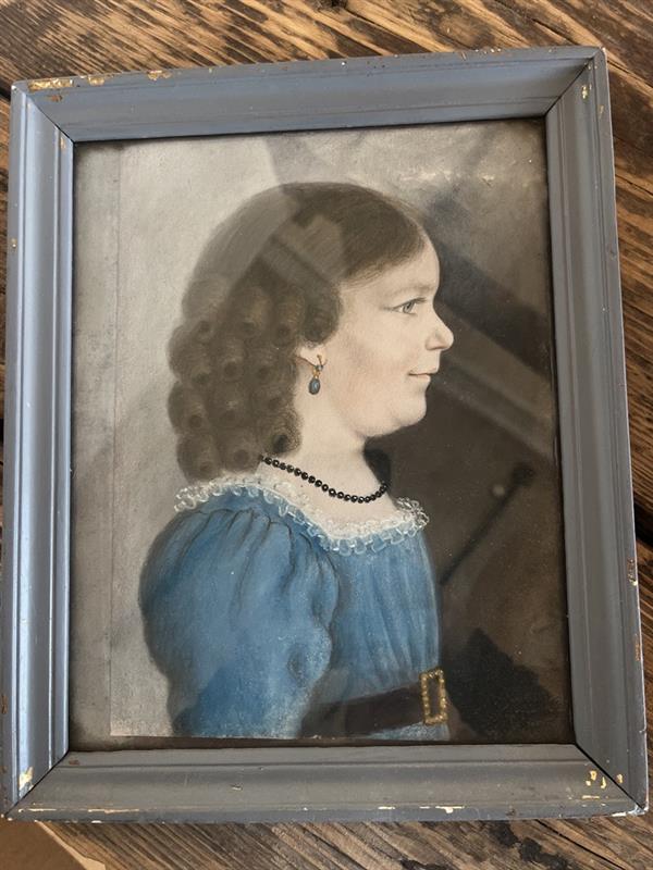 Artwork - Blue Frame Woman Facing Right