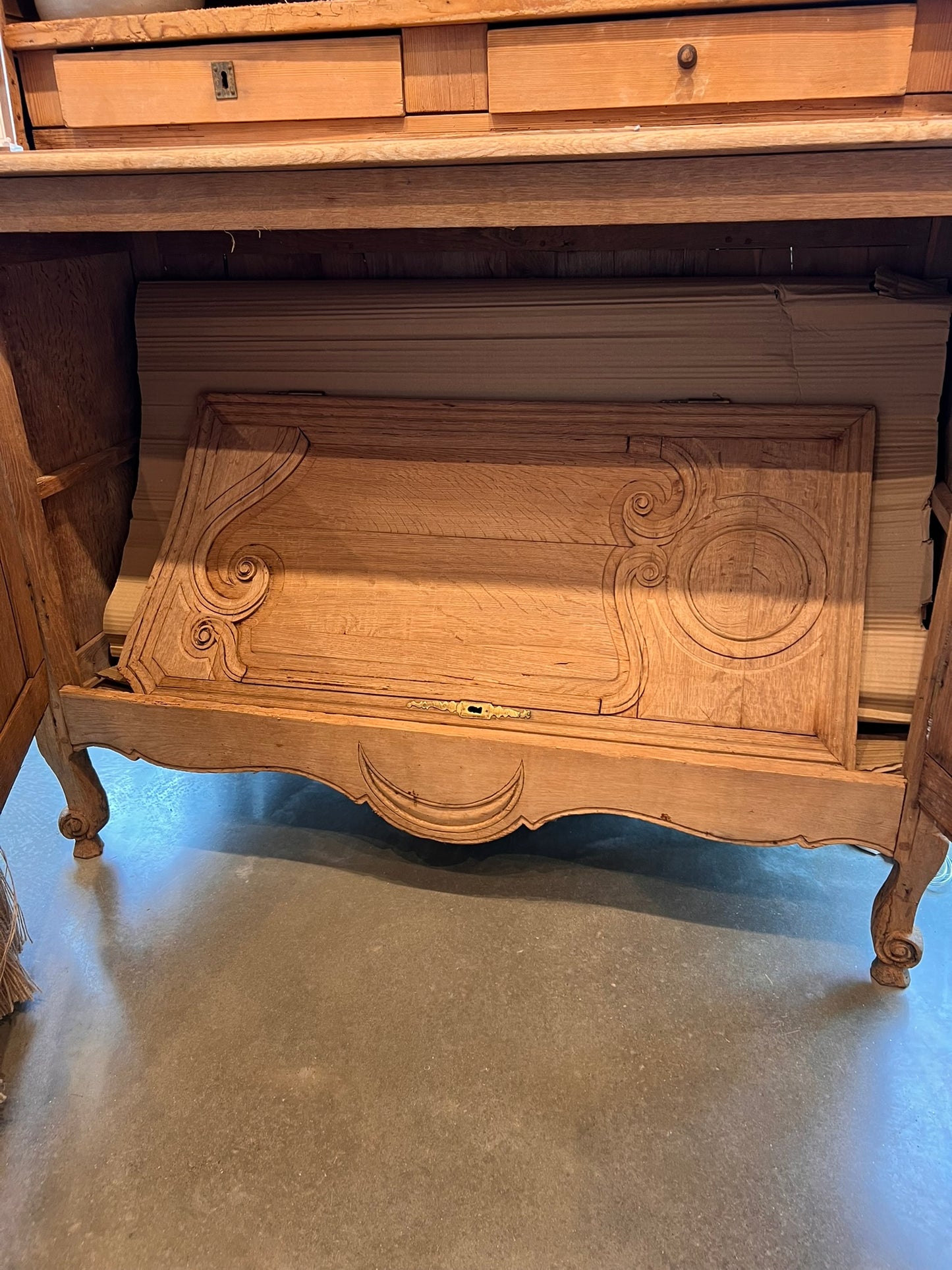 Antique French Carved Oak Buffet Hutch, 19th Century