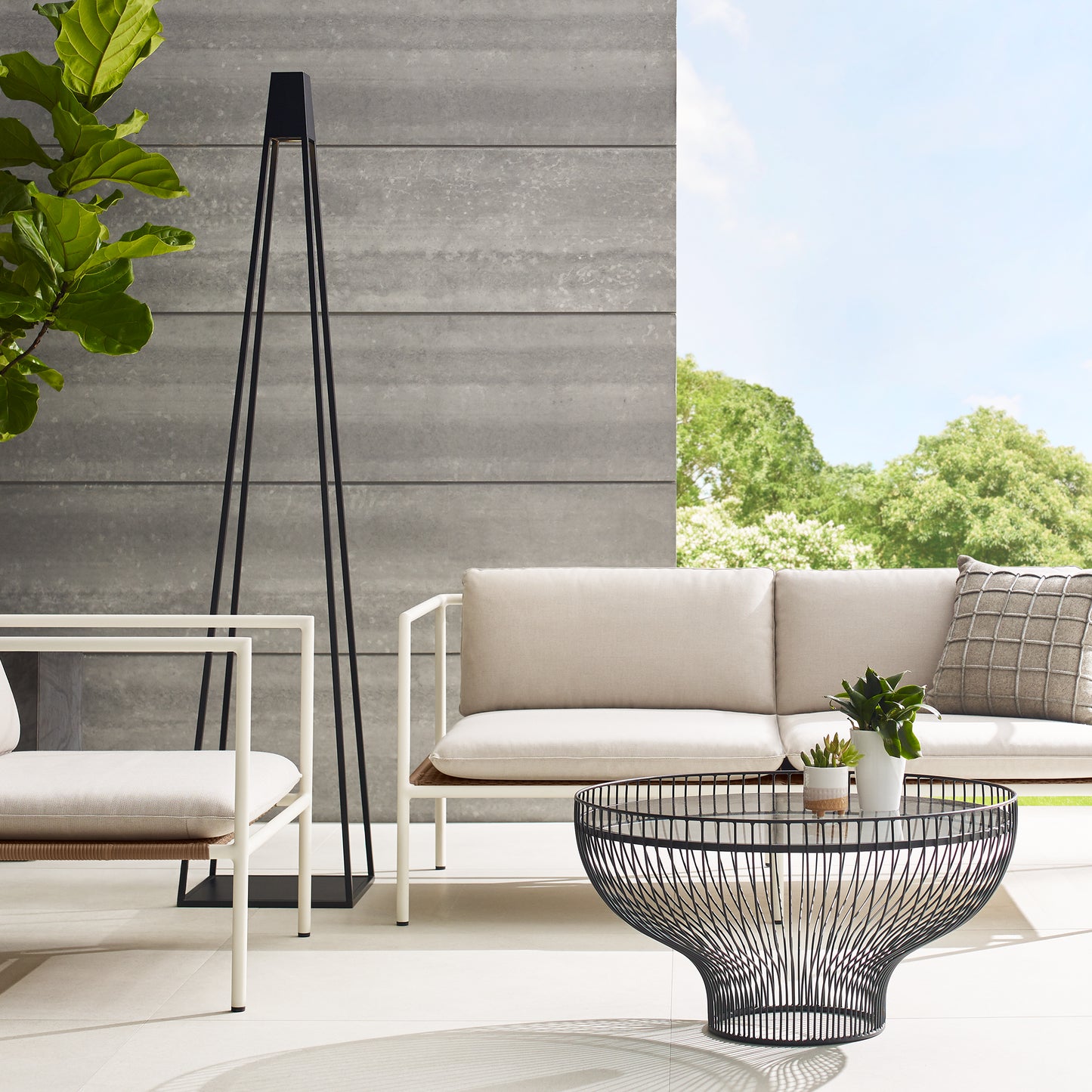 Apex Outdoor X-Large Floor Lamp