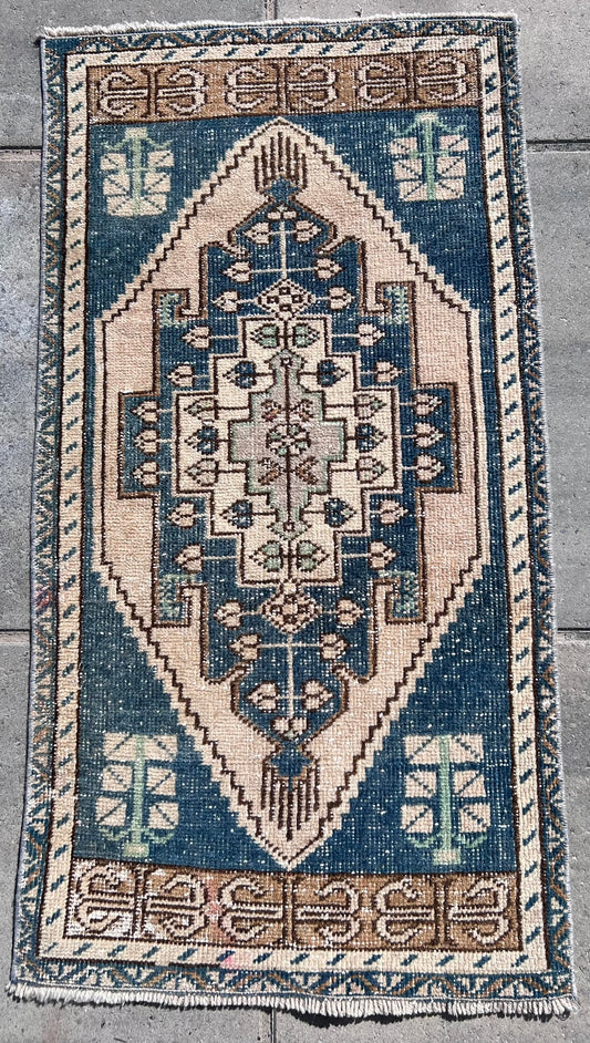 Vintage Turkish Yastik Rug J77912