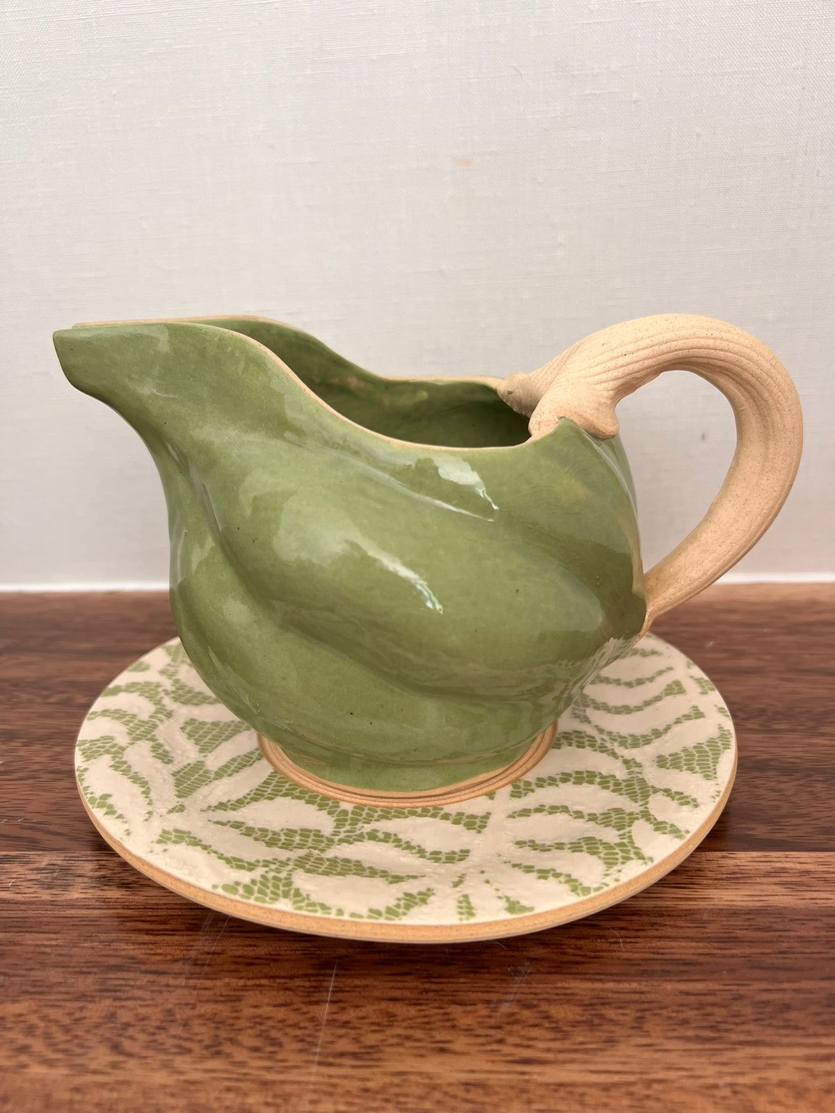 Sauceboat on Tray - Fern