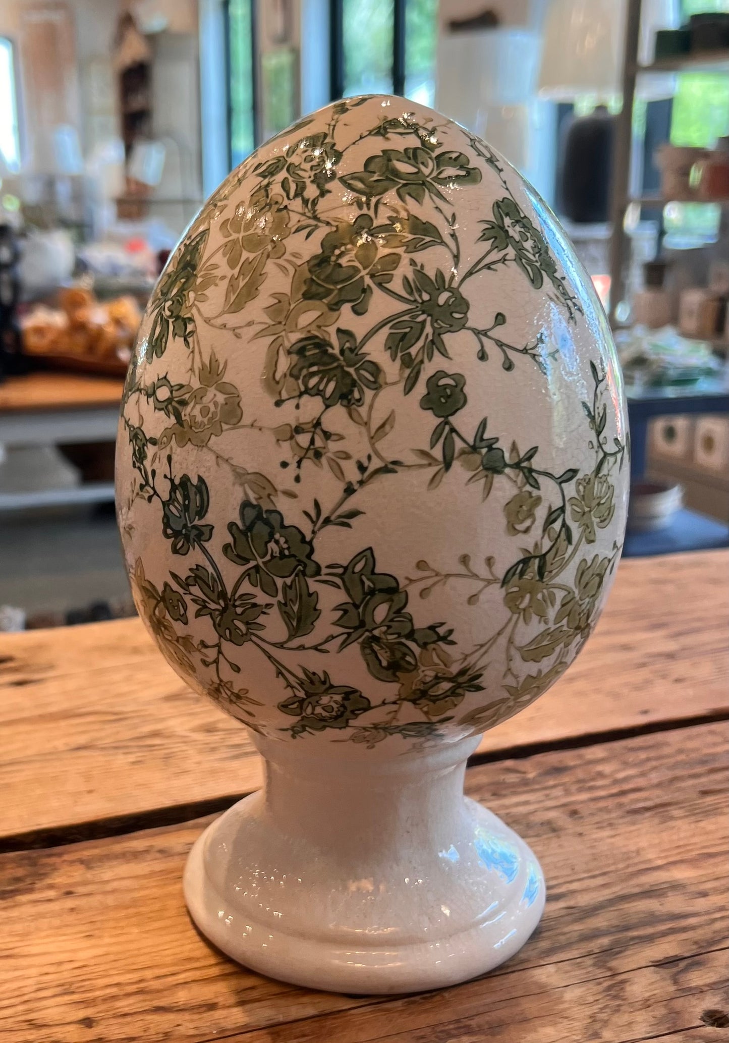 PD-21 - Medium Ceramic White/Green Egg