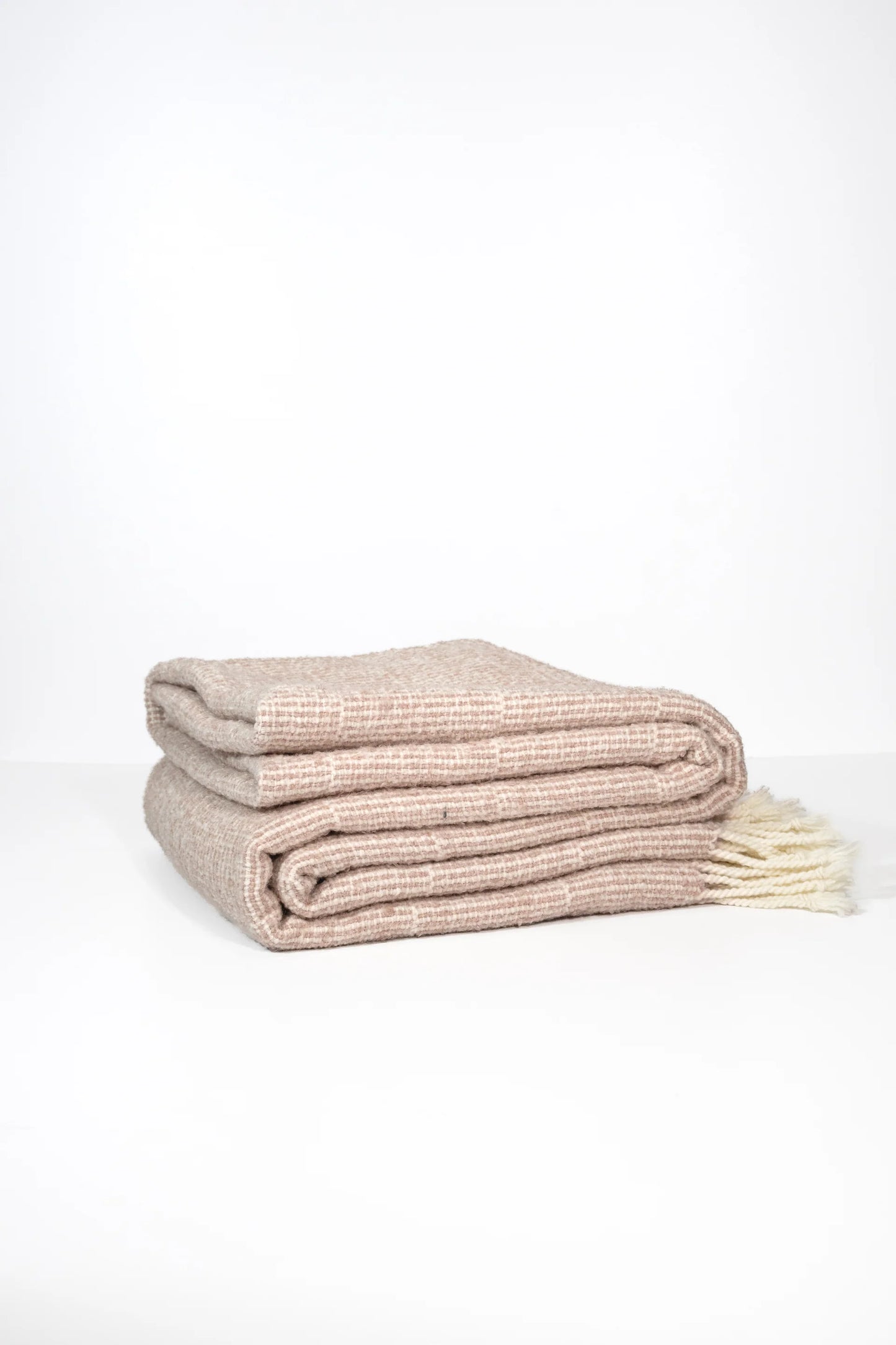 Lineo Throw Blanket